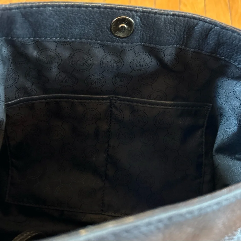 MICHAEL KORS MK Bedford Pebble Leather Lg Convertible Shoulder Bag Black Purse - Picture 8 of 9